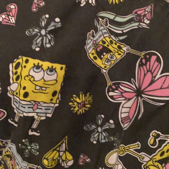 Women’s vintage Sponge Bob Squarepantsscrub top, Size 1X - Picture 3 of 7